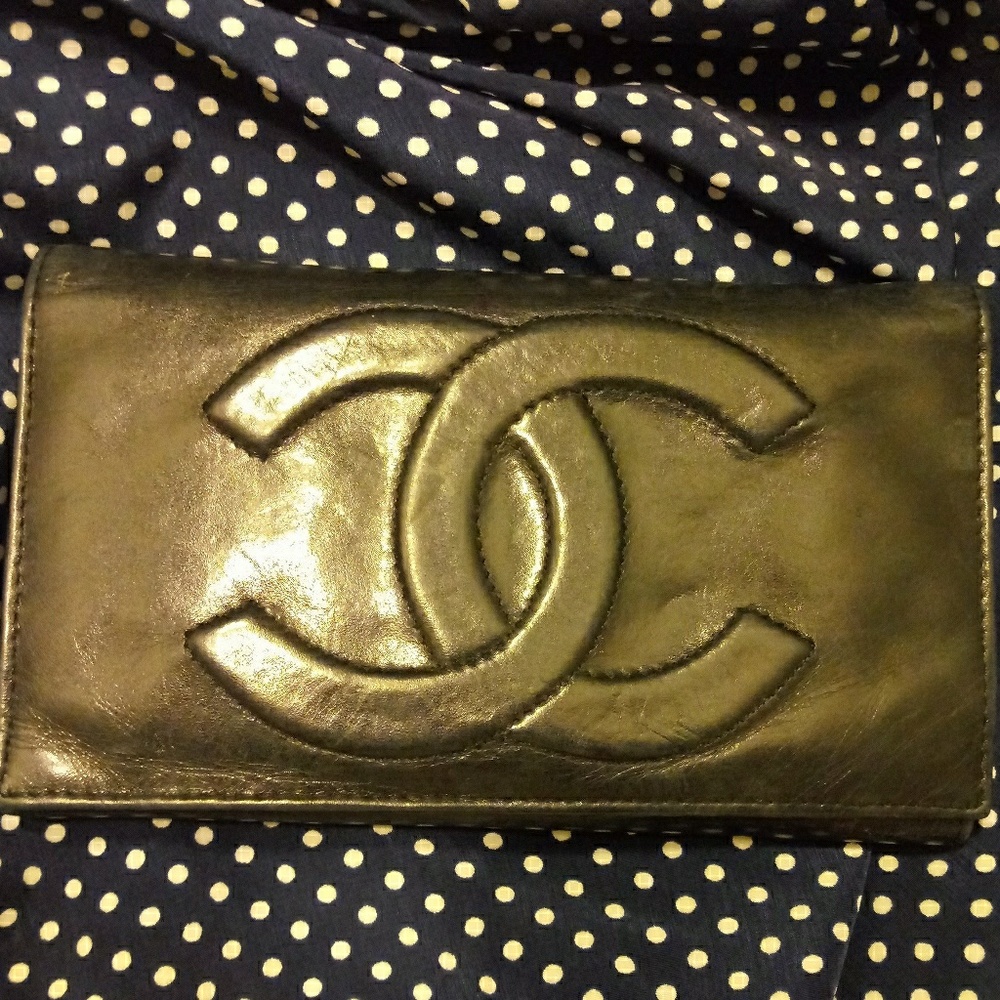 RARE VINTAGE CHANEL LAMBSKIN CLUTCH WALLET